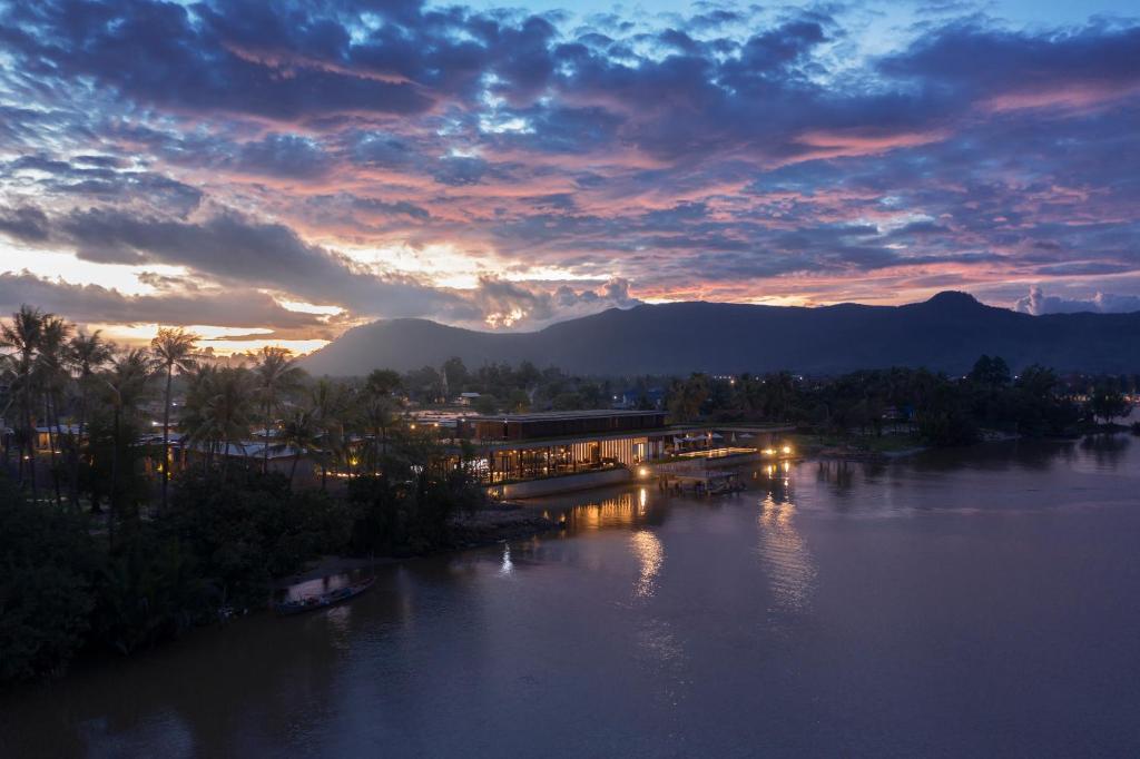 Amber kampot, Elegant & understated, Kampot