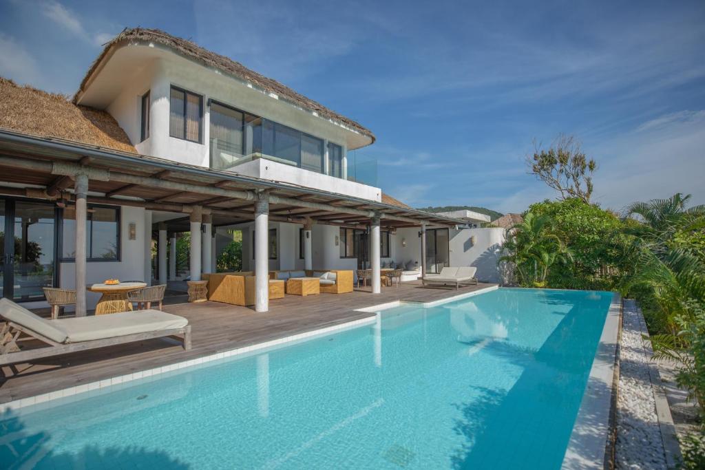 The Royal sands, Oceanside Idyll, Koh Rong