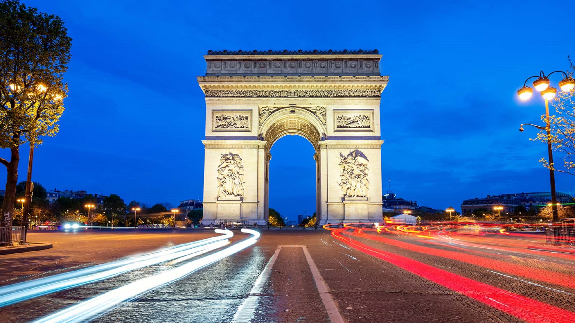 Paris - kinh đô ánh sáng nhìn từ dòng kênh Saint-Martin