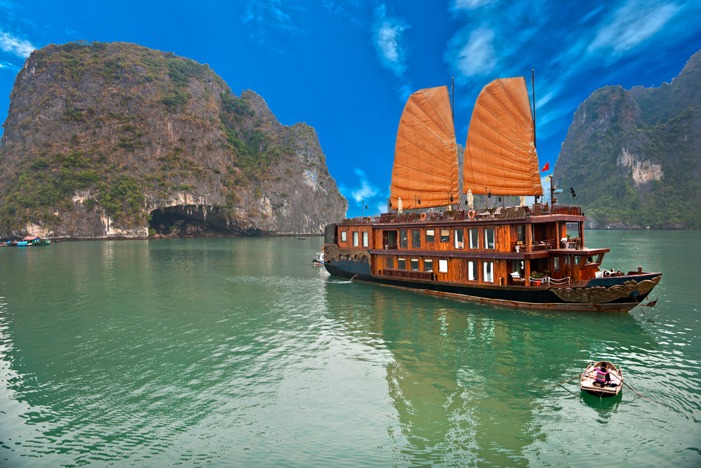 Vietnam Highlights & Beach Break